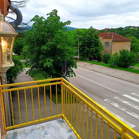 жути ранац - Zuti Ranac - Yellow Backpack 아파트 Boljevac