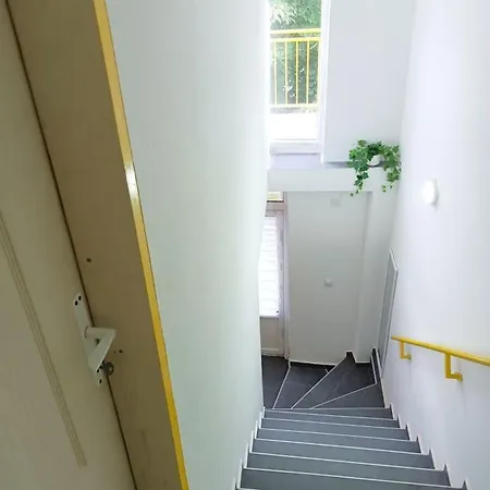 жути ранац - Zuti Ranac - Yellow Backpack 아파트 *