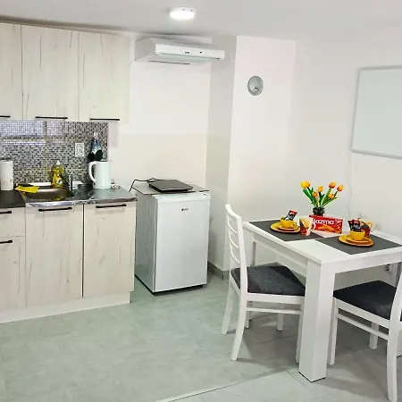 жути ранац - Zuti Ranac - Yellow Backpack