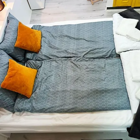 жути ранац - Zuti Ranac - Yellow Backpack 아파트