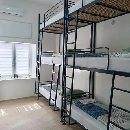 жути ранац - Zuti Ranac - Yellow Backpack